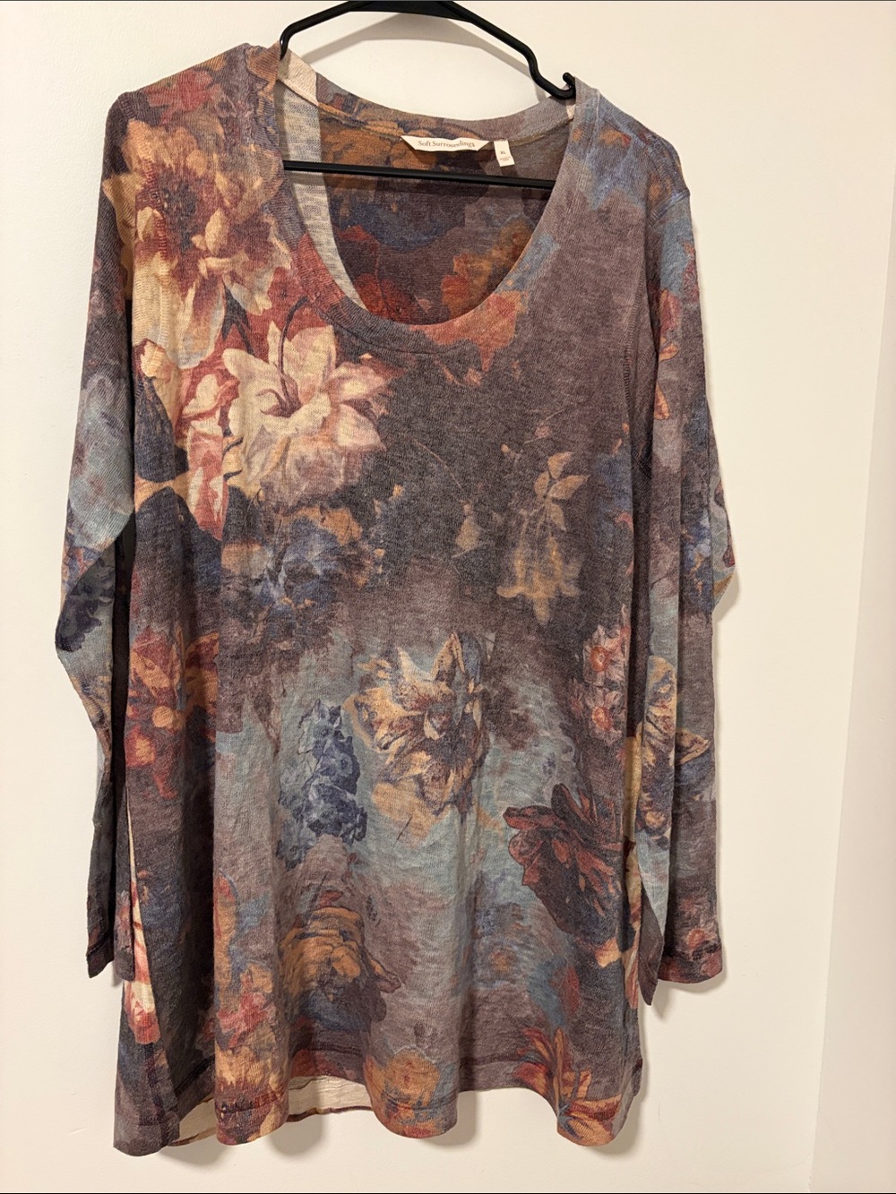 Soft Surroundings Artsy Watercolor Floral Long Sleeve Lightweight